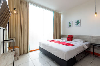 RedDoorz near Mangga Dua Mall