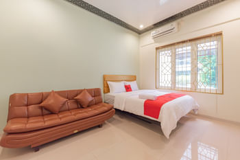 RedDoorz Plus near RSUD Gunung Jati Cirebon
