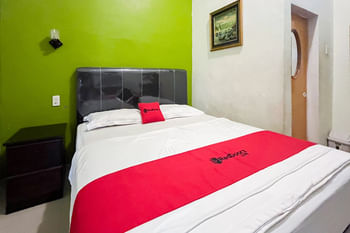RedDoorz near Pantai Pandan Sibolga 2