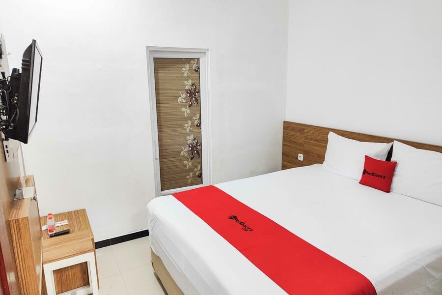 RedDoorz near Prambanan Temple