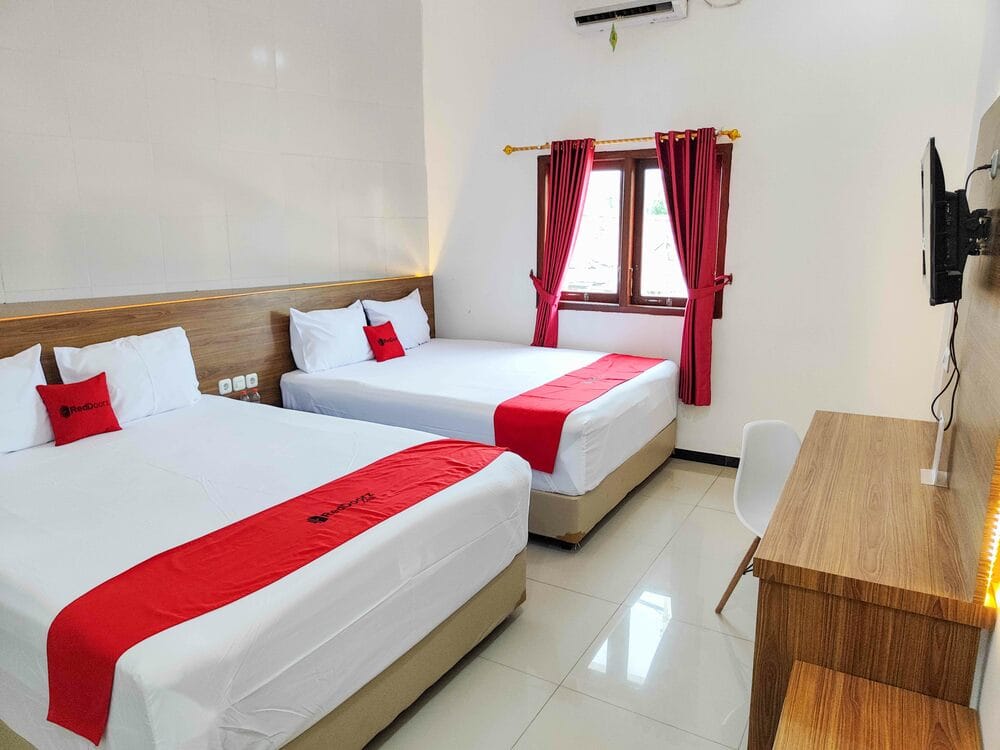 RedDoorz Family Room
