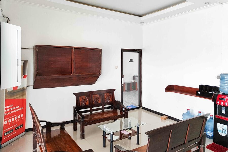 RedDoorz near Prambanan Temple