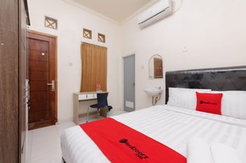 RedDoorz @ Meruya Utara