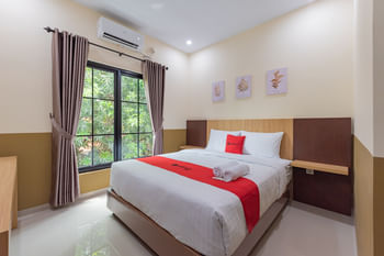 RedDoorz Plus @ La Asiana Guest house