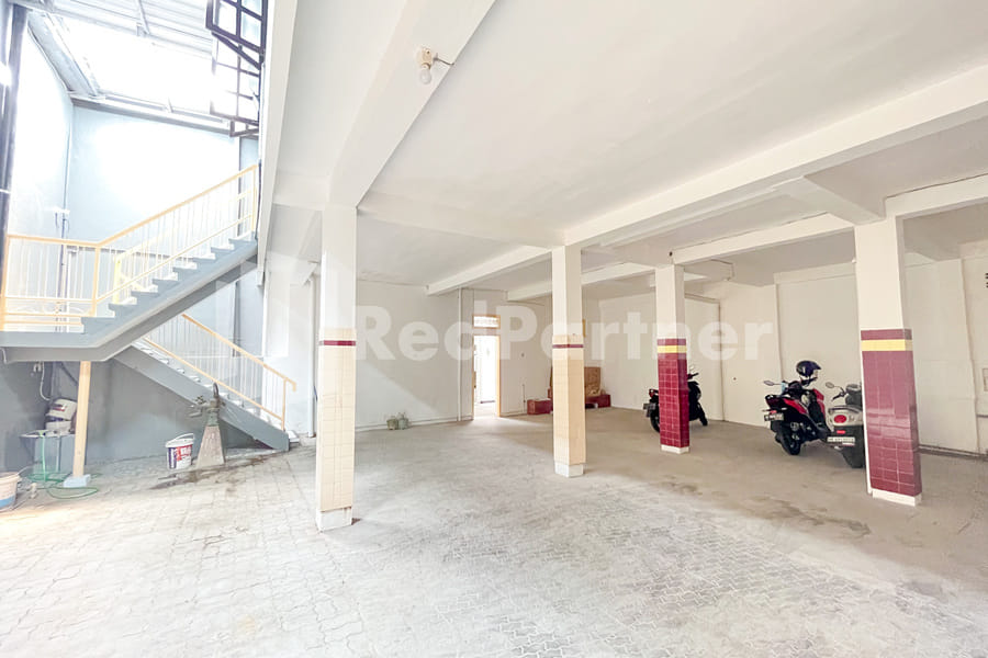 Blessings Homestay RedPartner near Stasiun Kediri