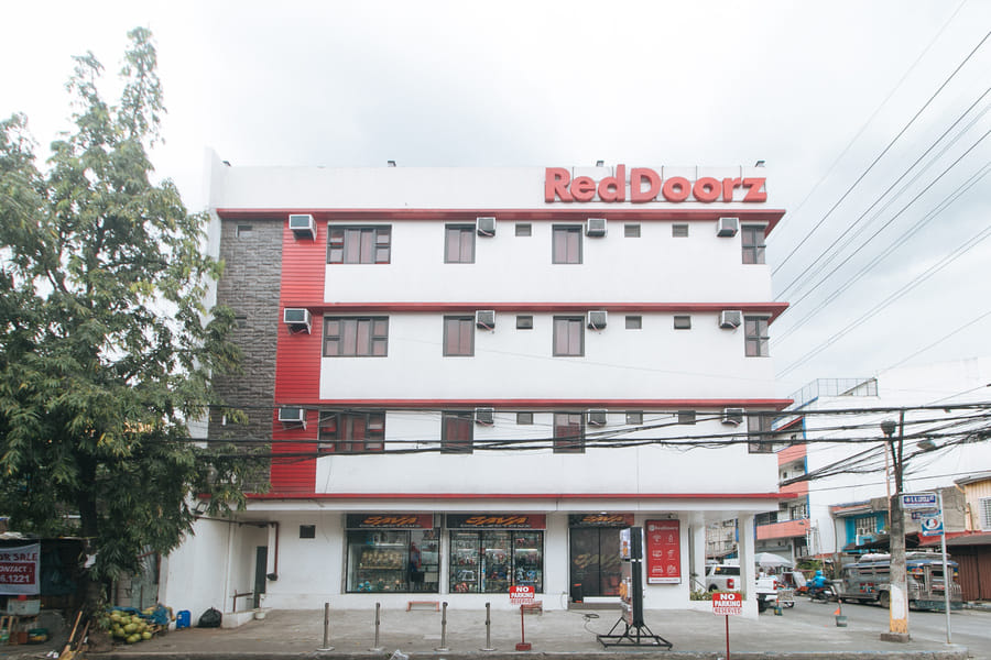 RedDoorz near UST Sampaloc Manila