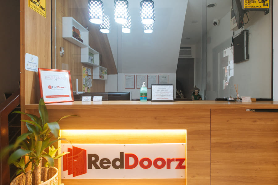 RedDoorz near UST Sampaloc Manila