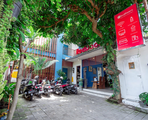 RedDoorz near Pantai Sanur Bali