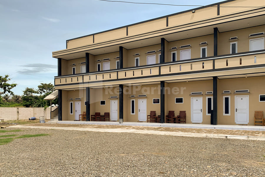 RedDoorz @ Pantai Sayangheulang