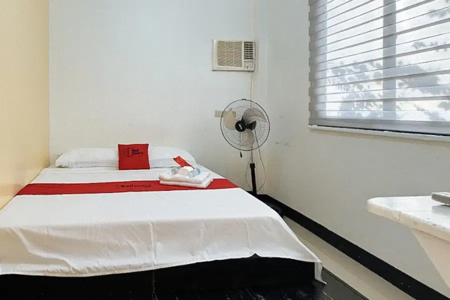 RedDoorz near Mariners Legazpi