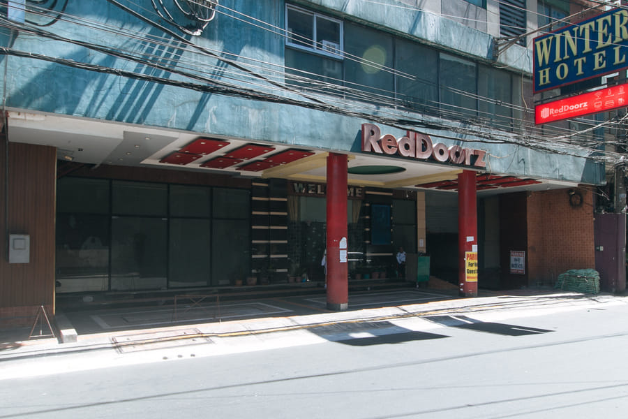 RedDoorz @ Winter Hotel Araneta