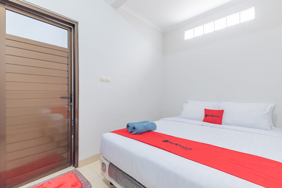 Reddoorz near Kiara Artha Park
