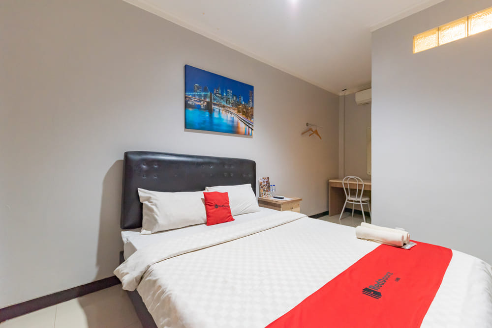 RedDoorz Room