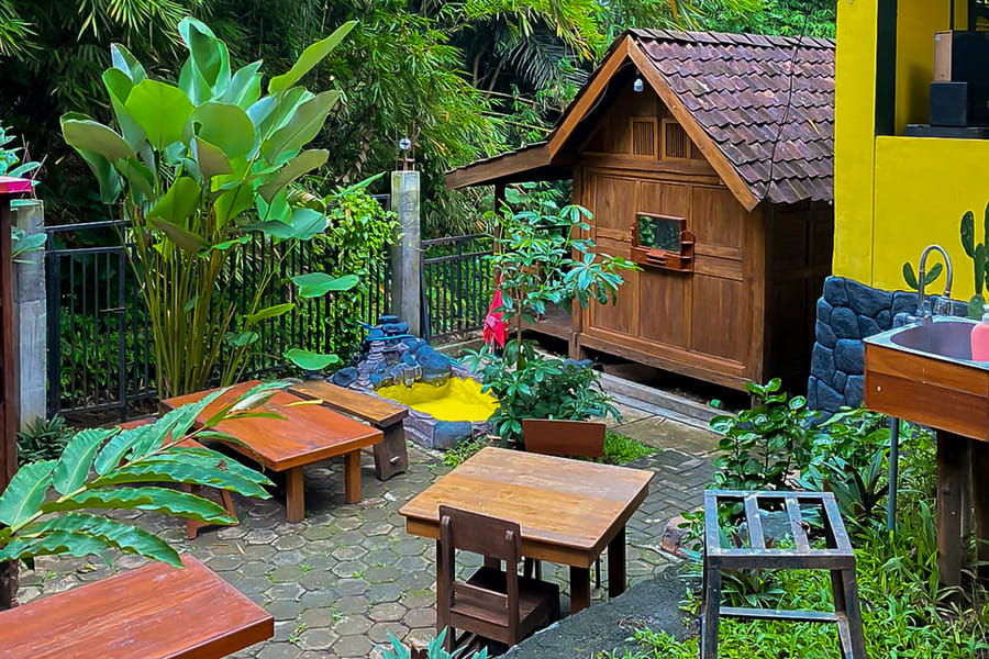 Lembah Mbalong Resort Mitra RedDoorz Near Exit Tol Singosari