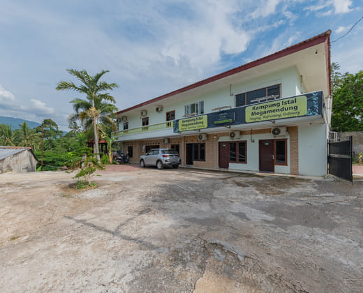 Urbanview Hotel Kampung Istal Megamendung Puncak