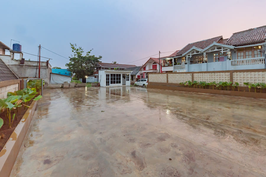 RedDoorz Syariah Plus Near Sukabumi Station