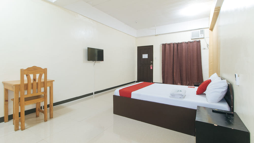 RedDoorz Room