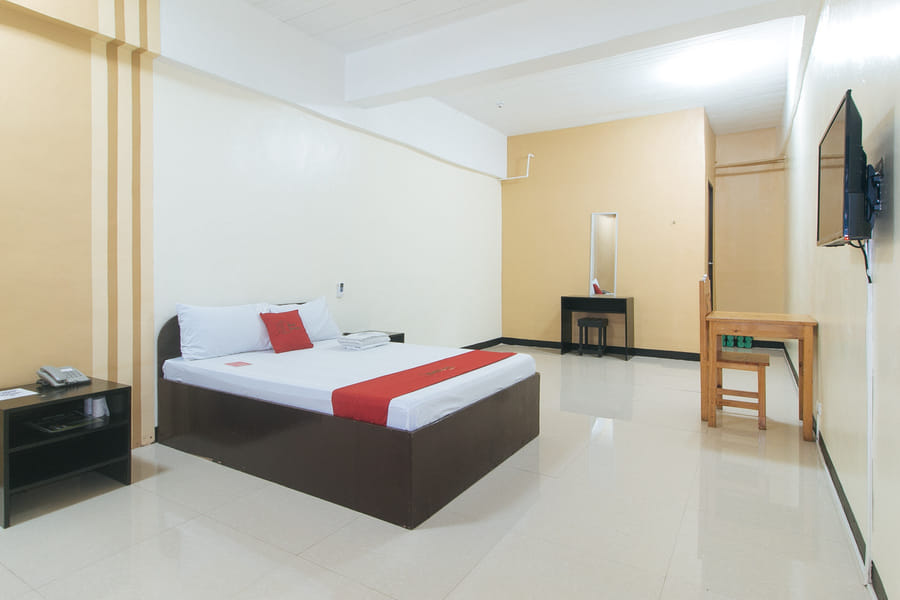 RedDoorz near SM City Muntinlupa