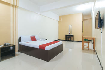 RedDoorz near SM City Muntinlupa