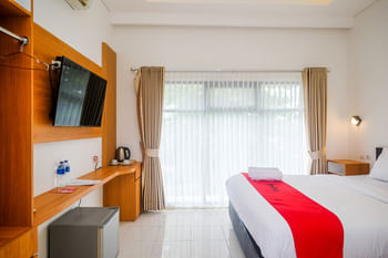 RedDoorz near Ambarrukmo Area
