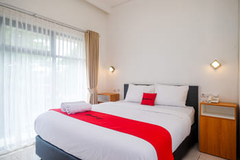 RedDoorz near Ambarrukmo Area