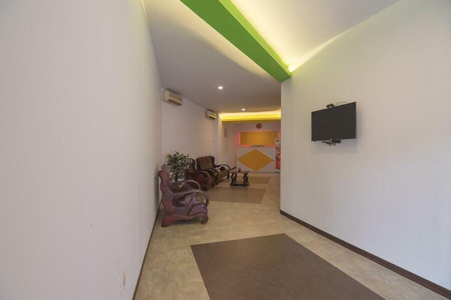 Reddoorz near ITC Mangga Dua