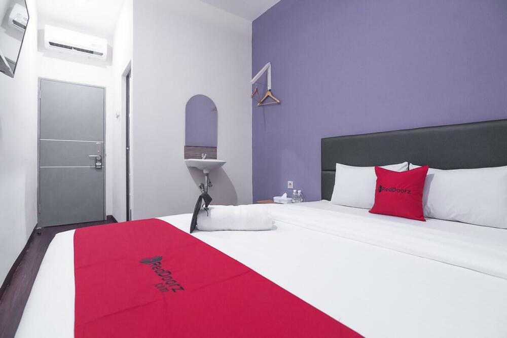 RedDoorz Room