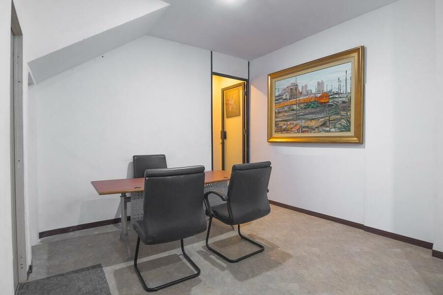 Reddoorz near ITC Mangga Dua