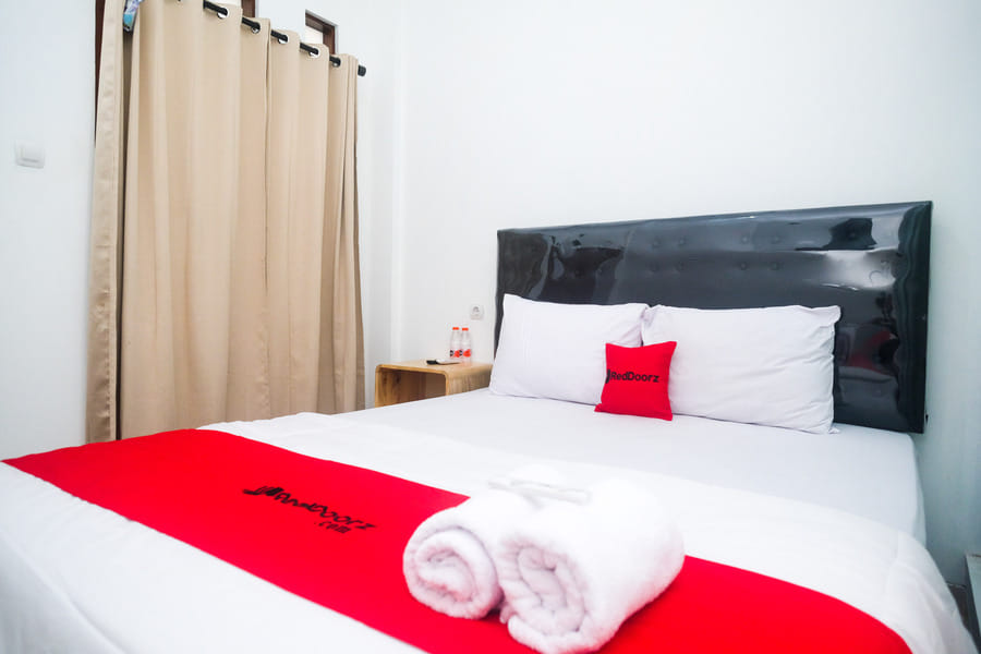 RedDoorz near INSTIPER Yogyakarta