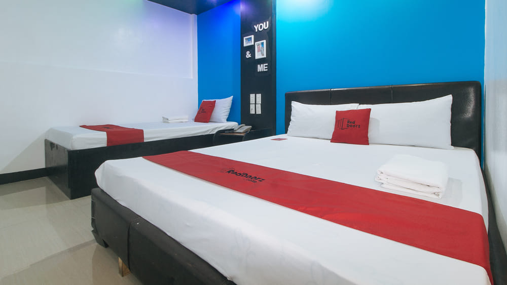 RedDoorz Deluxe Room