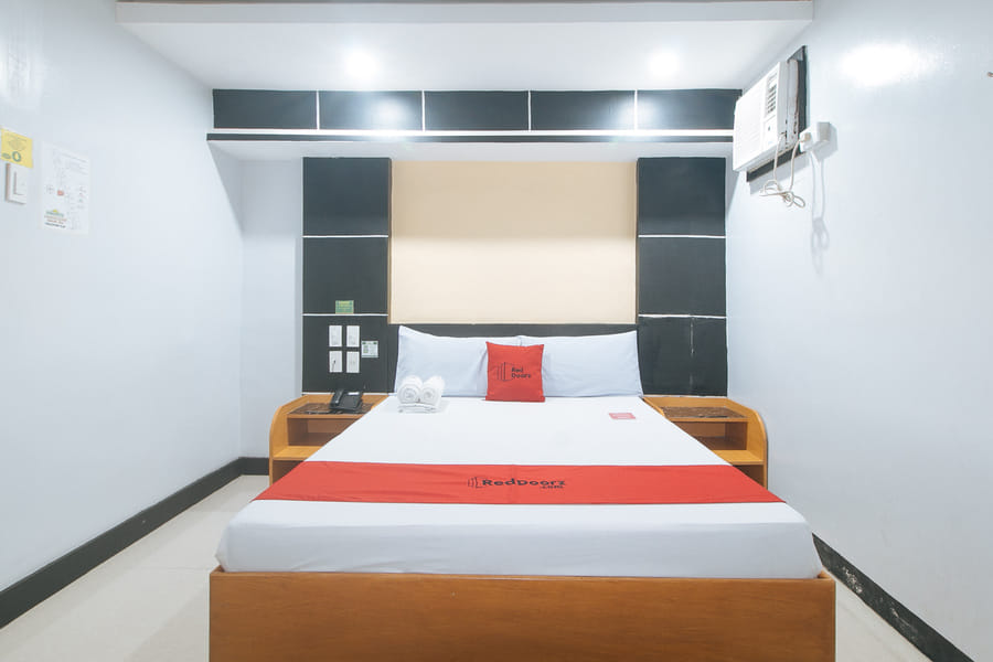 RedDoorz @ Ranchotel Alabang