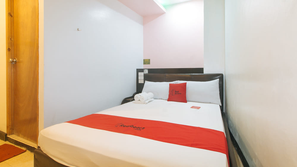 RedDoorz Standard Room