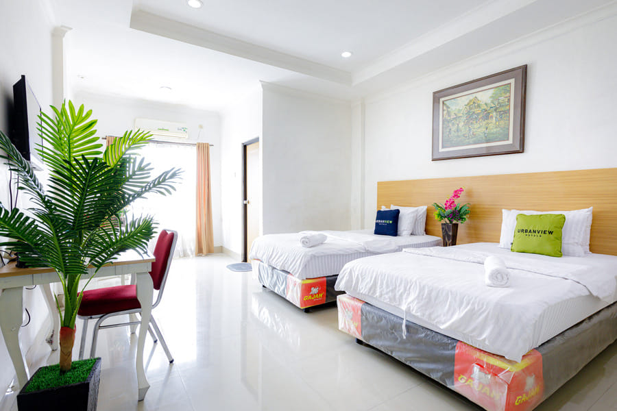 Urbanview SRB Near Mall Ciputra Cibubur