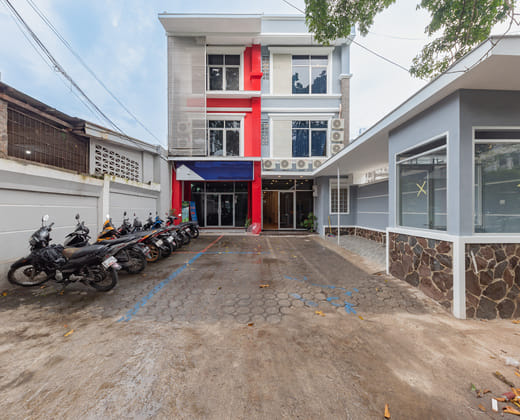 RedDoorz Plus @ Bagusrangin Street 2