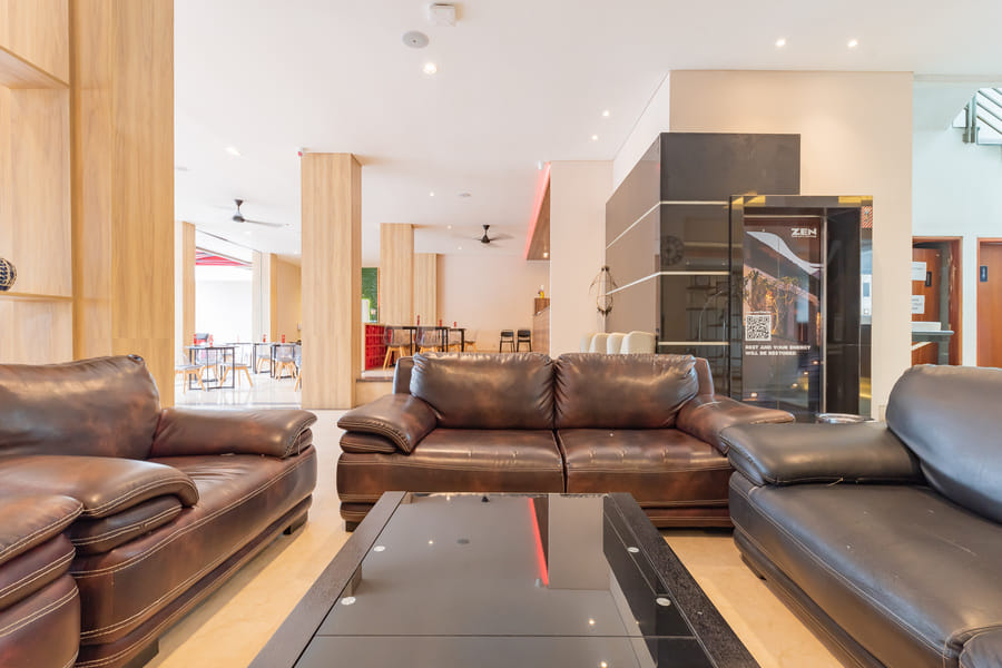 RedDoorz Premium near Paris Van Java Mall