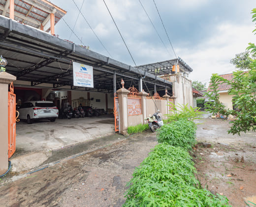RedDoorz Syariah near Alun Alun Sumedang
