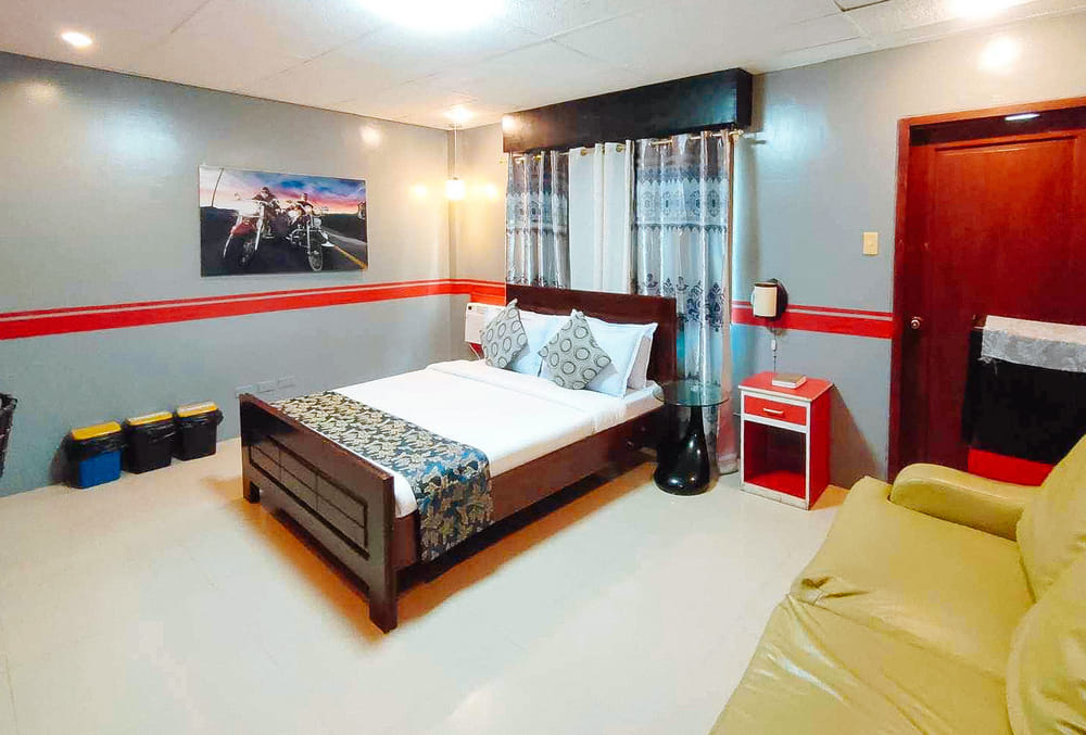 RedDoorz Deluxe with Balcony