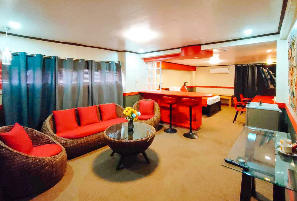 RedDoorz King Room