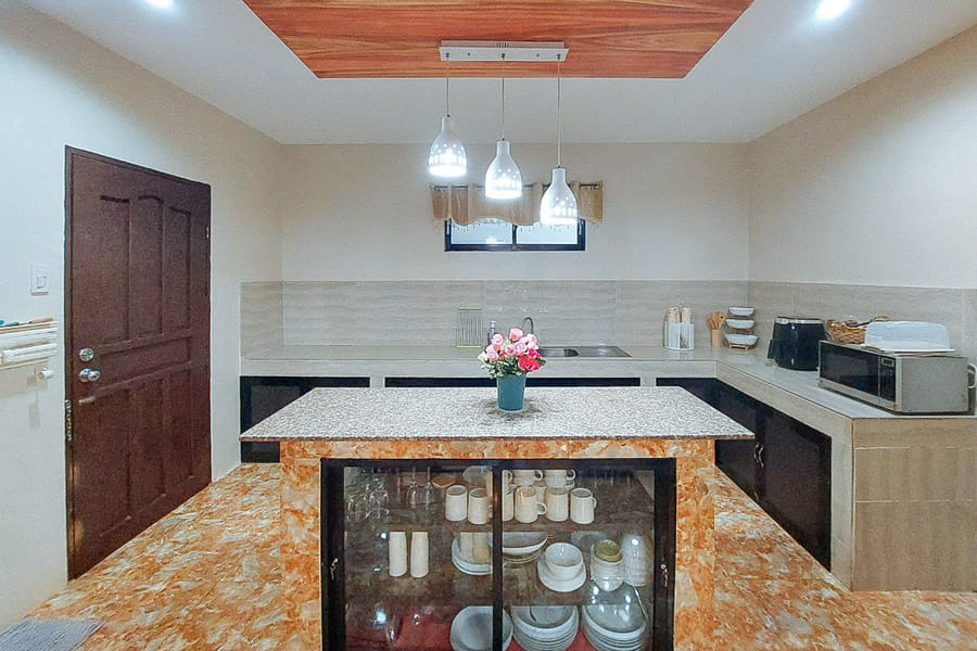 Reddoorz @ R2K Pension House