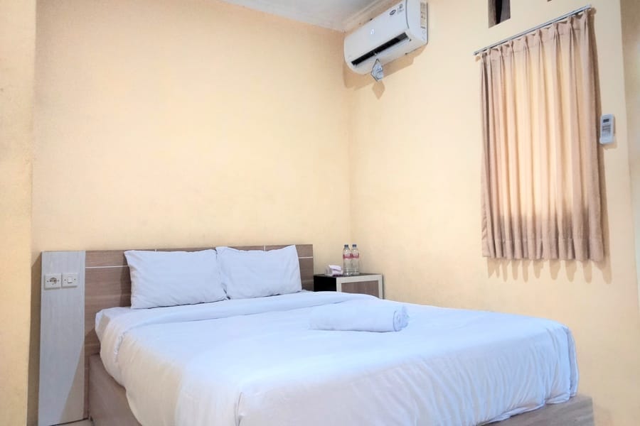 Wisma Mutiara Near Alun Alun Demak Mitra RedDoorz