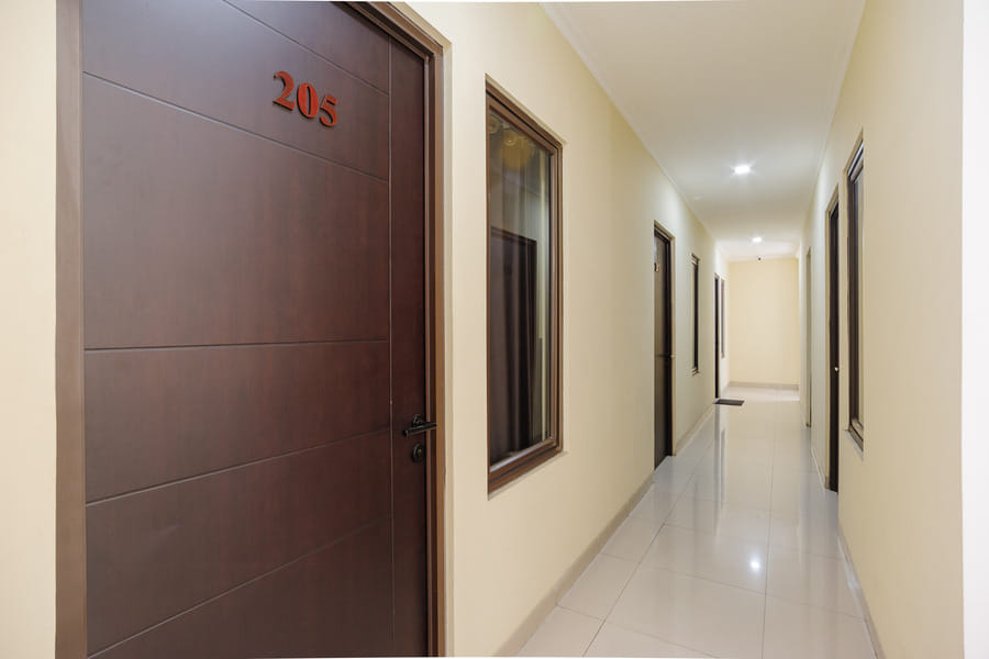 RedDoorz near Jakarta International Velodrome