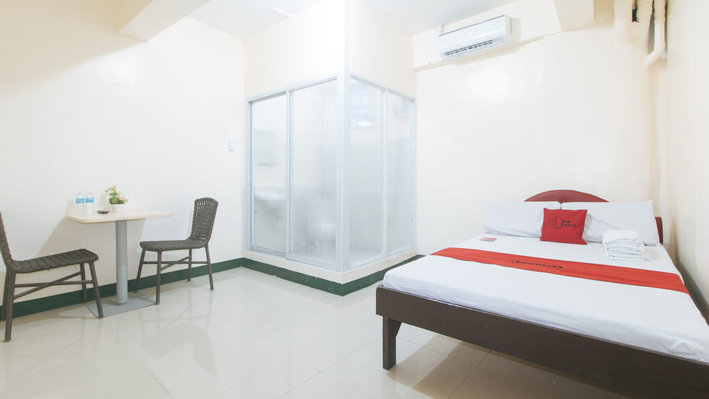 RedDoorz Room