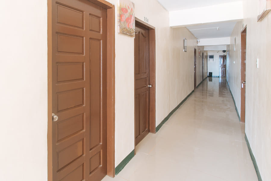 RedDoorz @ Western Bicutan Transients Inn