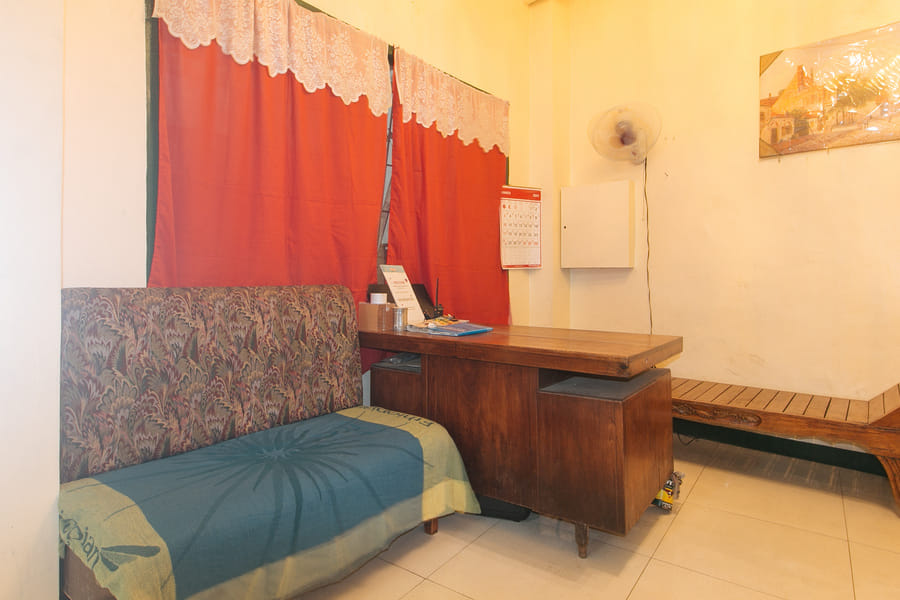 RedDoorz @ Western Bicutan Transients Inn