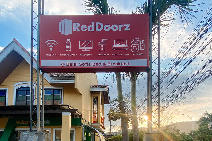 RedDoorz Plus @ Balai Sofia Bed & Breakfast Batangas