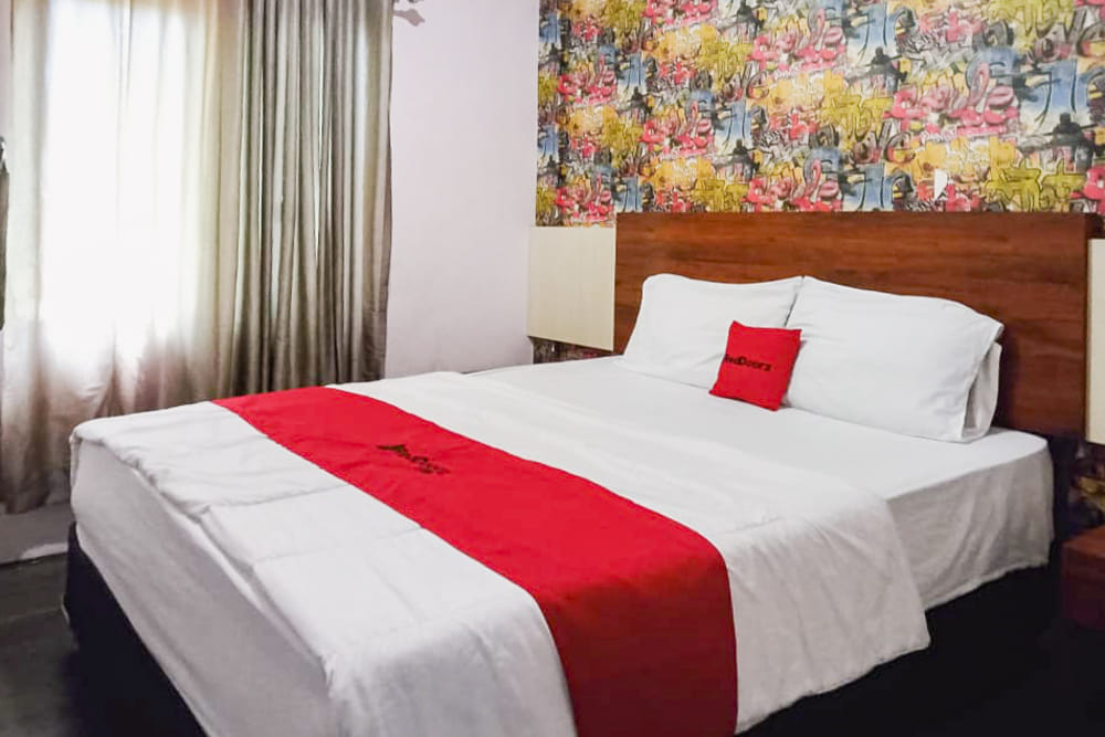 RedDoorz Room