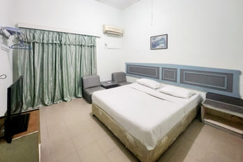RedDoorz Syariah Near Pelabuhan Sri Bintan Pura Tanjungpinang