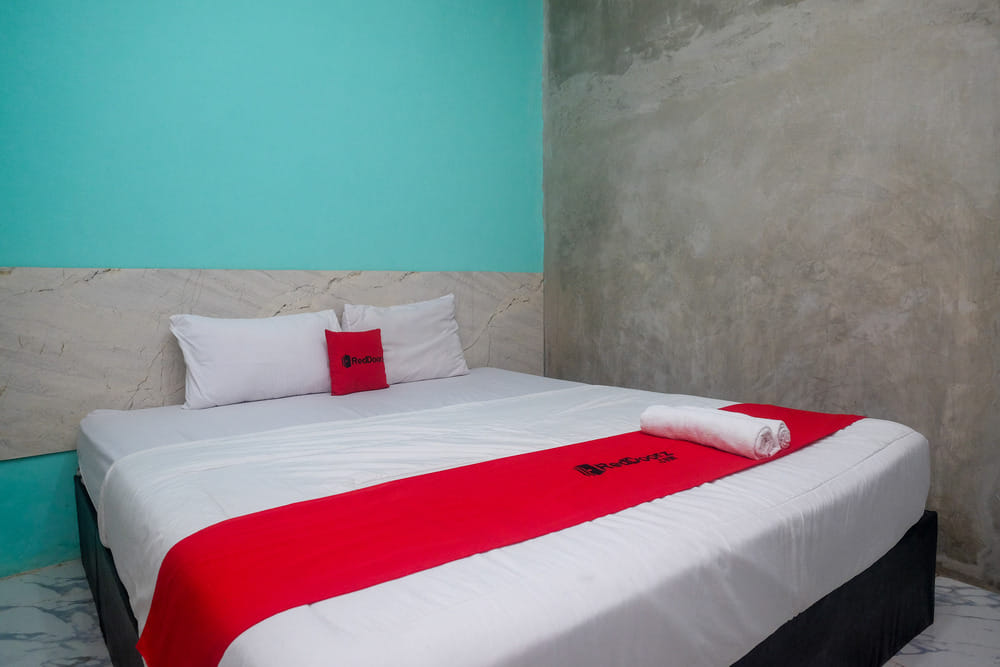 RedDoorz Deluxe Room