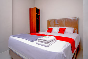 RedDoorz Syariah @ Syafla Guest House