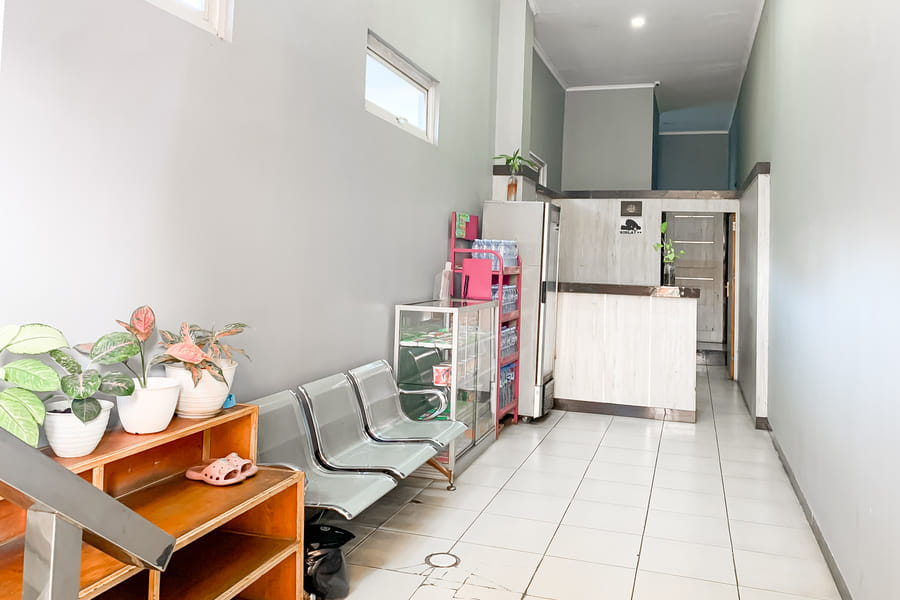 Karins Guesthouse Syariah RedPartner